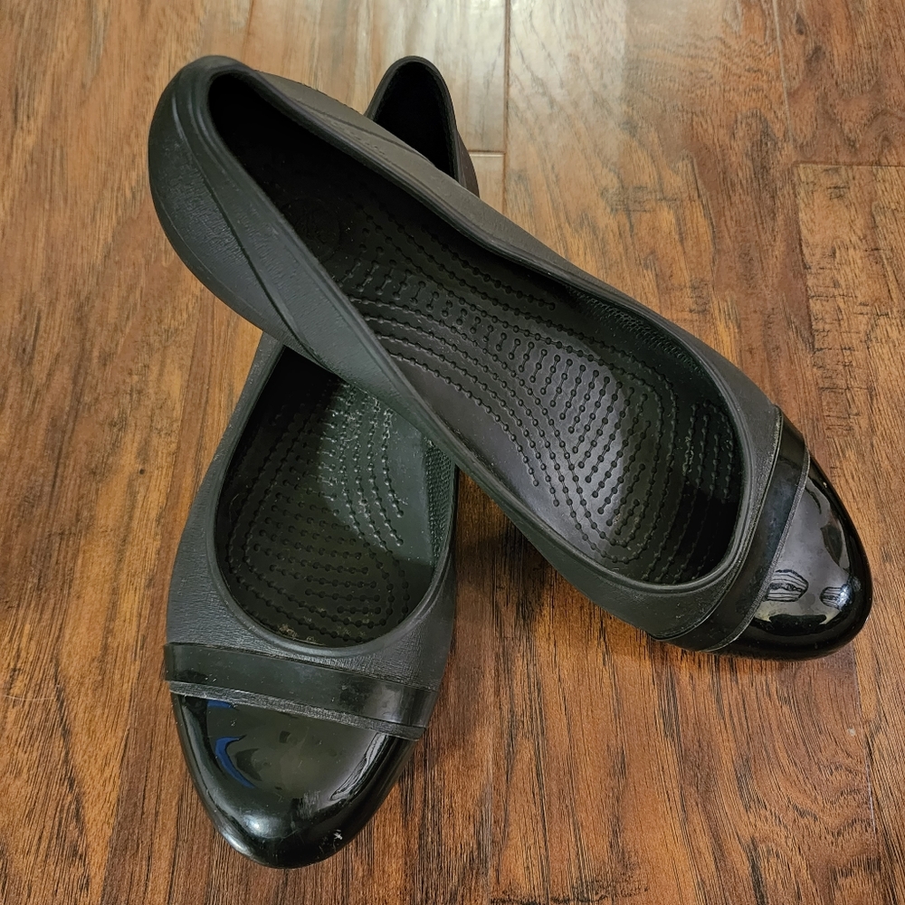 CROCS Slip On Flats Size 8